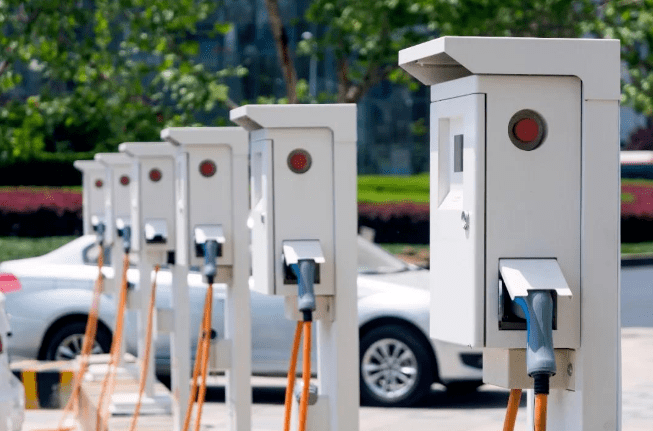 Sistem storan tenaga meningkatkan pembinaan infrastruktur pengecasan pantas kenderaan elektrik